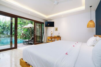 frangipani villa jingga at berawa