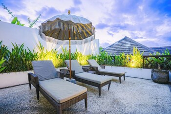 frangipani villa jingga at berawa