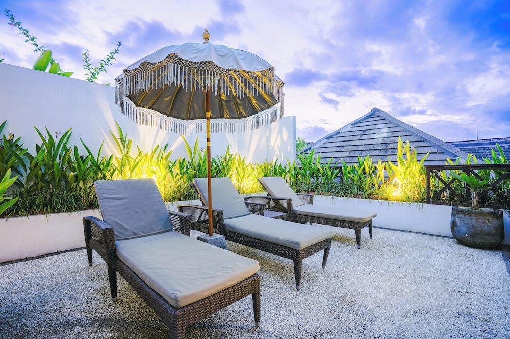 frangipani villa jingga at berawa