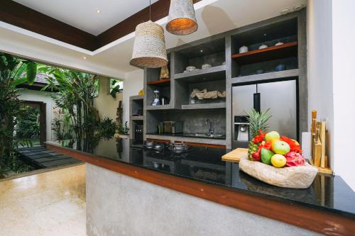 frangipani villa jingga at berawa