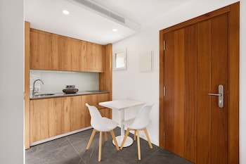 bahia suites camp de mar