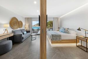 bahia suites camp de mar