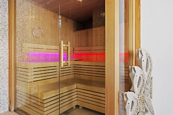 bahia suites camp de mar