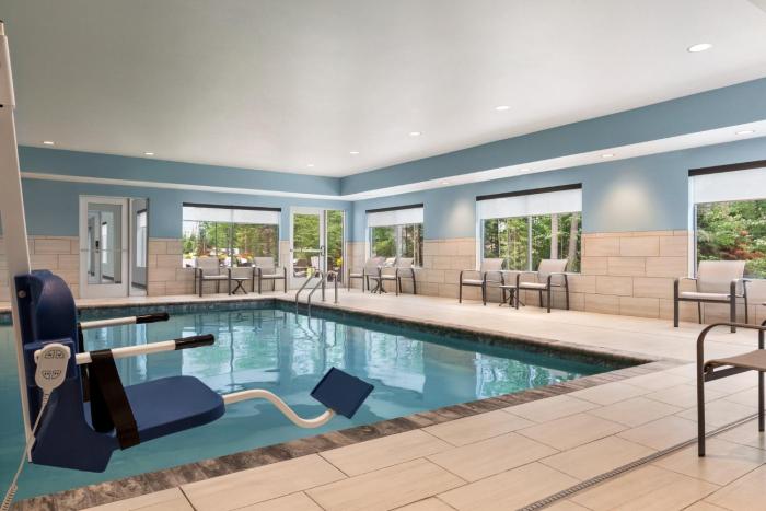holiday inn express and suites rhinelander an ihg hotel