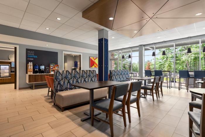 holiday inn express and suites rhinelander an ihg hotel