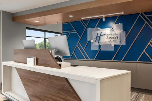holiday inn express and suites rhinelander an ihg hotel