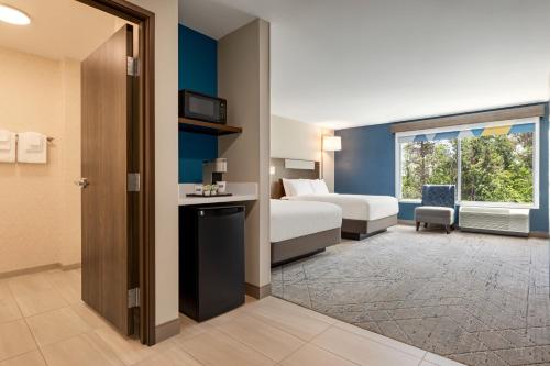 holiday inn express and suites rhinelander an ihg hotel
