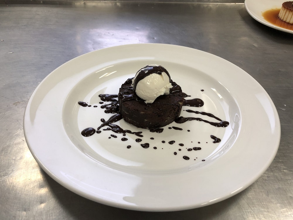 cate house and apartment