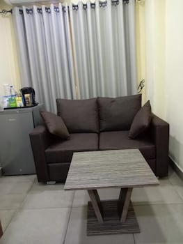 cate house and apartment