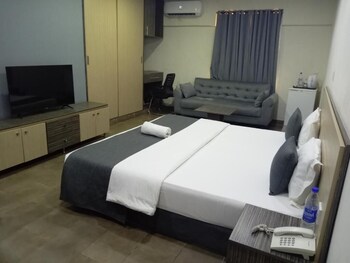 cate house and apartment