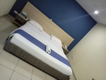 cate house and apartment