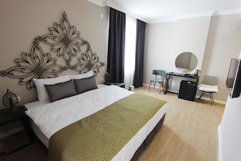 azuu hotel