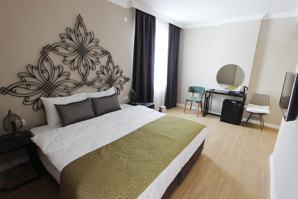 azuu hotel