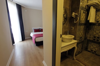 azuu hotel