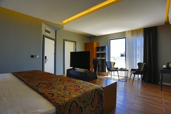 azuu hotel