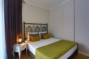 azuu hotel
