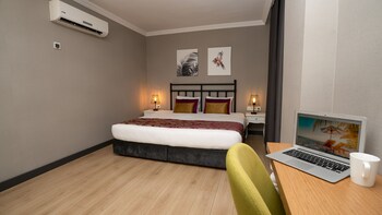 azuu hotel