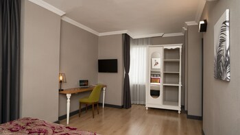 azuu hotel