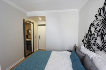 azuu hotel