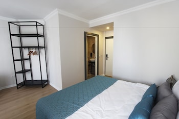azuu hotel