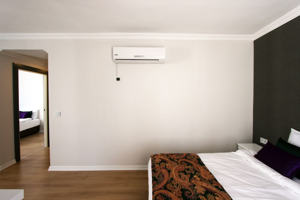 azuu hotel