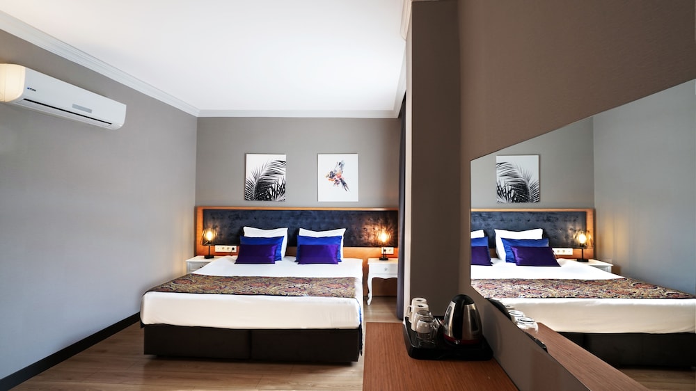 azuu hotel