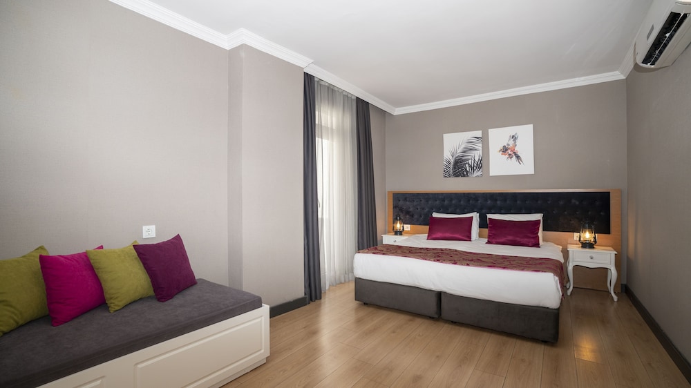 azuu hotel