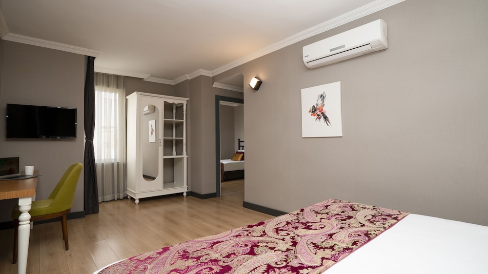 azuu hotel