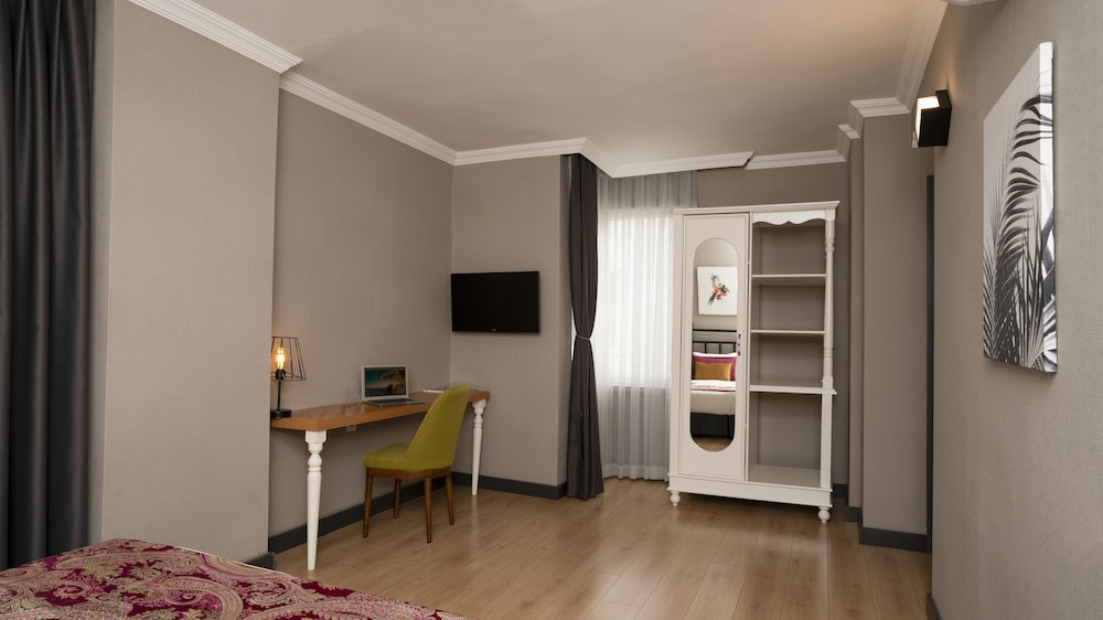 azuu hotel
