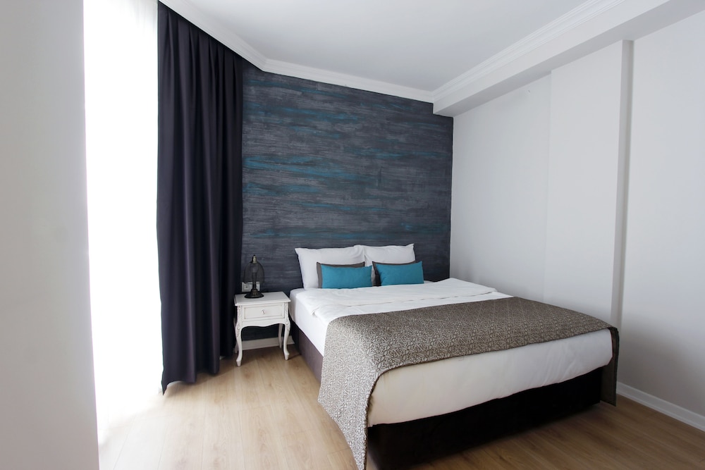 azuu hotel