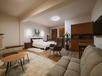 elati leisure suites and apartments