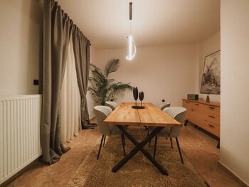 elati leisure suites and apartments