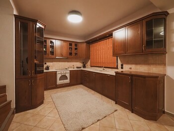 elati leisure suites and apartments