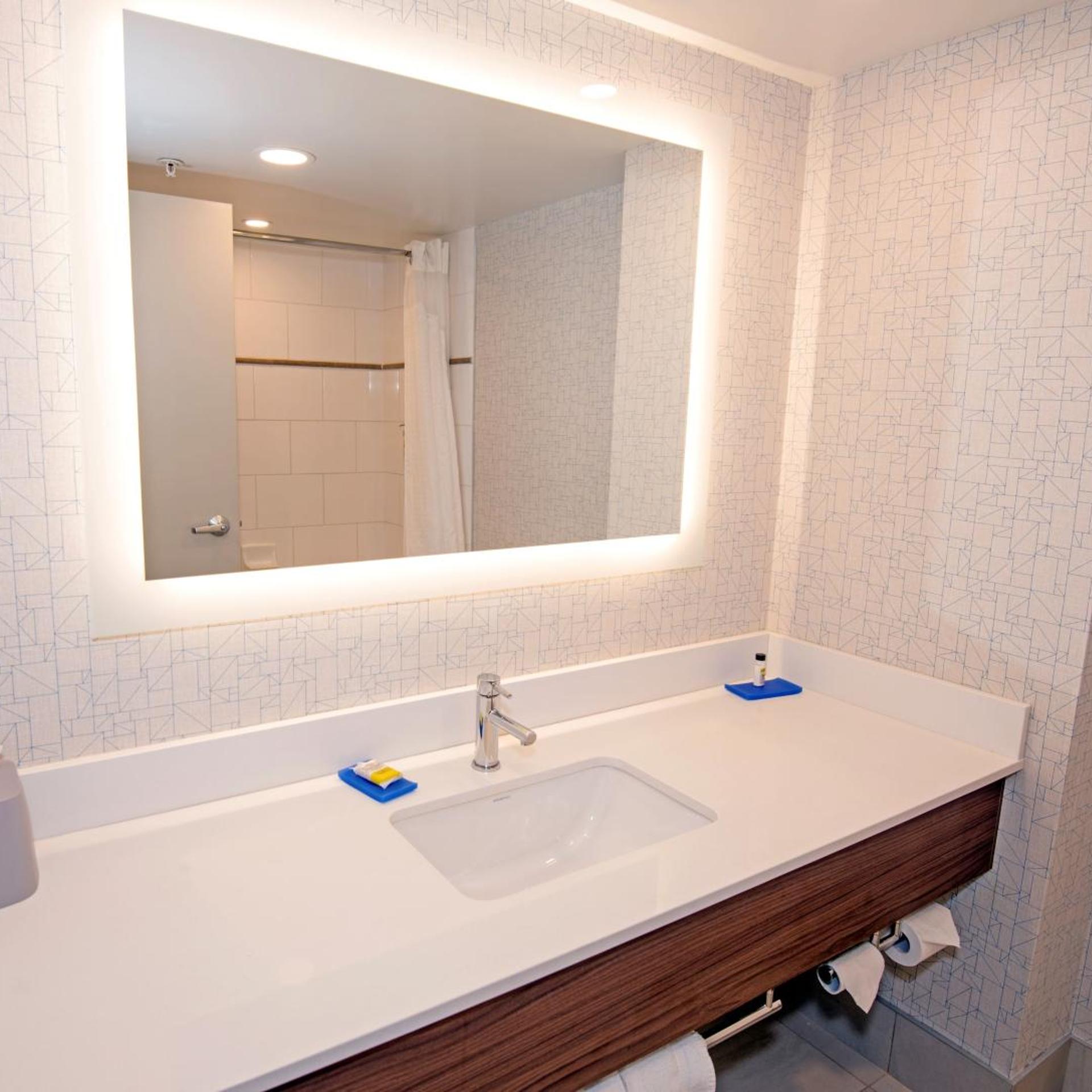 holiday inn express hotel and suites hinton by ihg