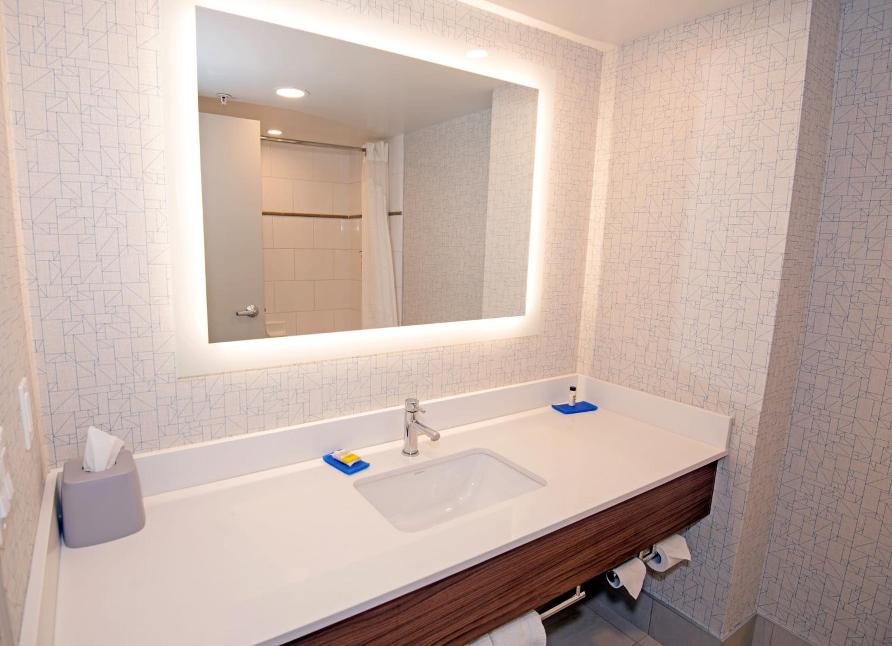 holiday inn express hotel and suites hinton by ihg