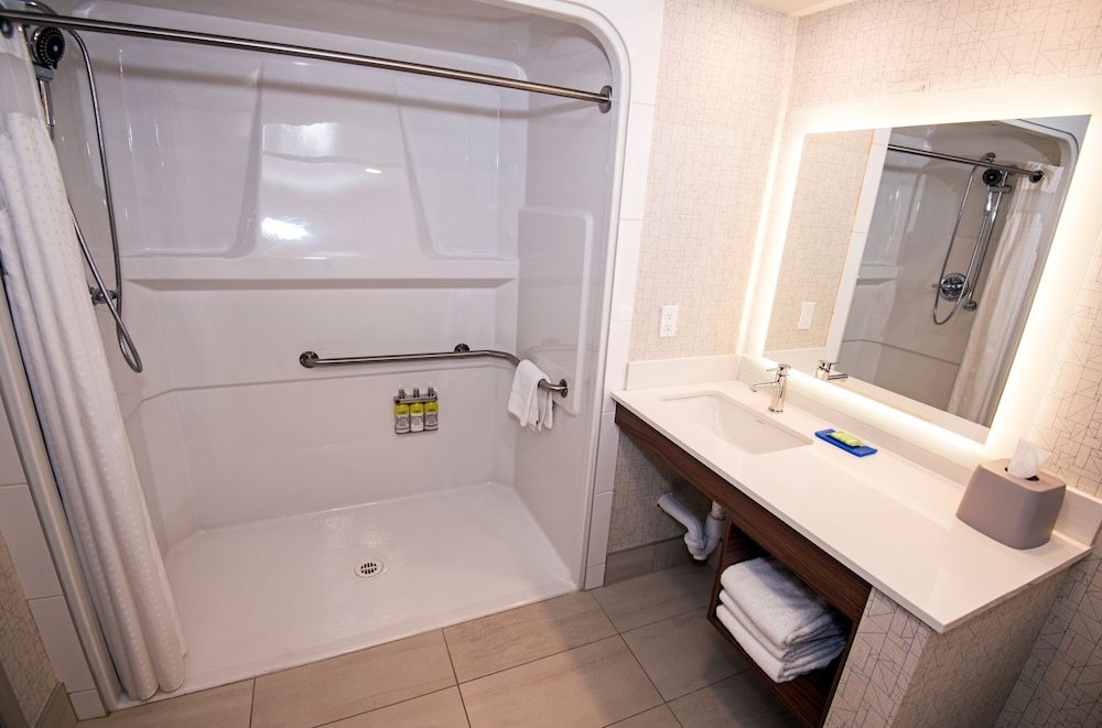 holiday inn express hotel and suites hinton by ihg