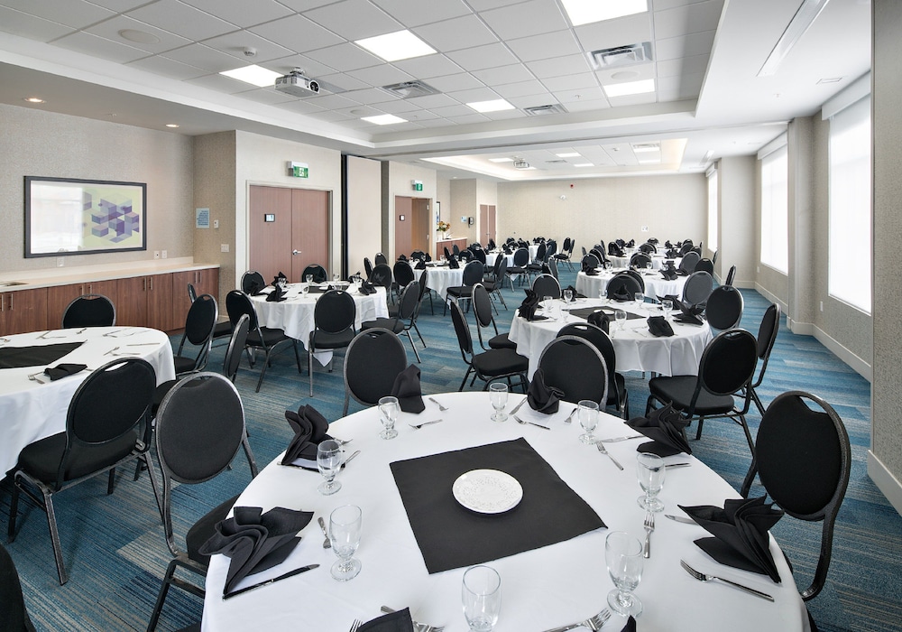 holiday inn express hotel and suites hinton by ihg