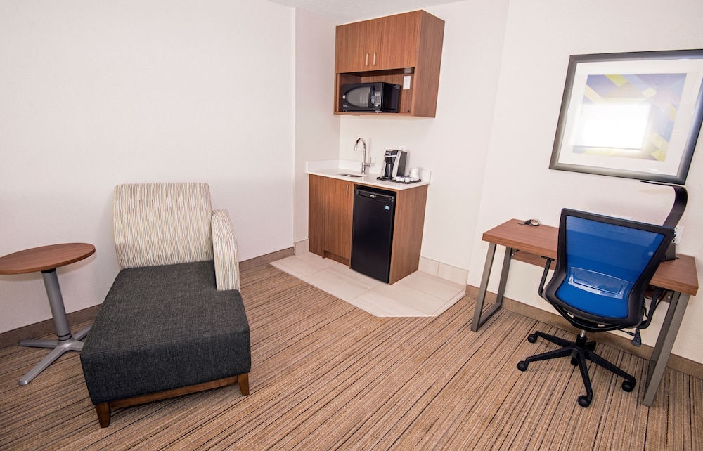 holiday inn express hotel and suites hinton by ihg