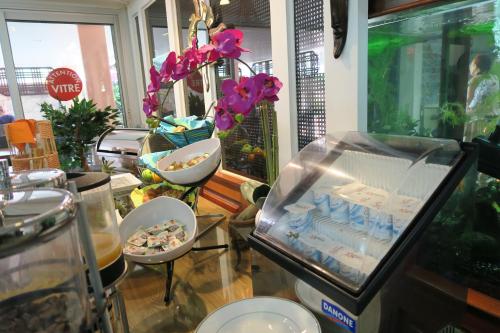 Central Hotel,Reunion>>Hell-Bourg,2 star