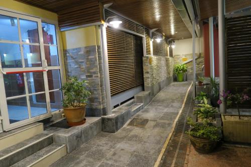 Central Hotel,Reunion>>Hell-Bourg,2 star