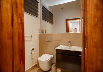 manjaro luxury suites at stella place