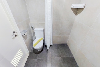 best deal and homey 1br the ayoma apartment