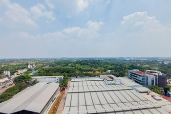 best deal and homey 1br the ayoma apartment