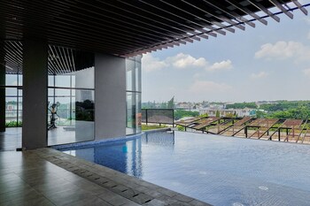 best deal and homey 1br the ayoma apartment