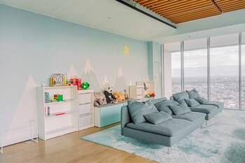 comfort living and homey 1br the smith alam sutera apartment