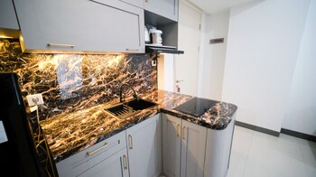 compact and homey 2br at benson supermall mansion apartment