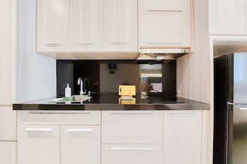 fancy and nice studio apartment carstensz residence