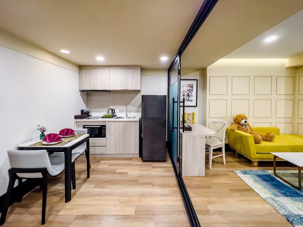 oakwood hotel and residence bangkok