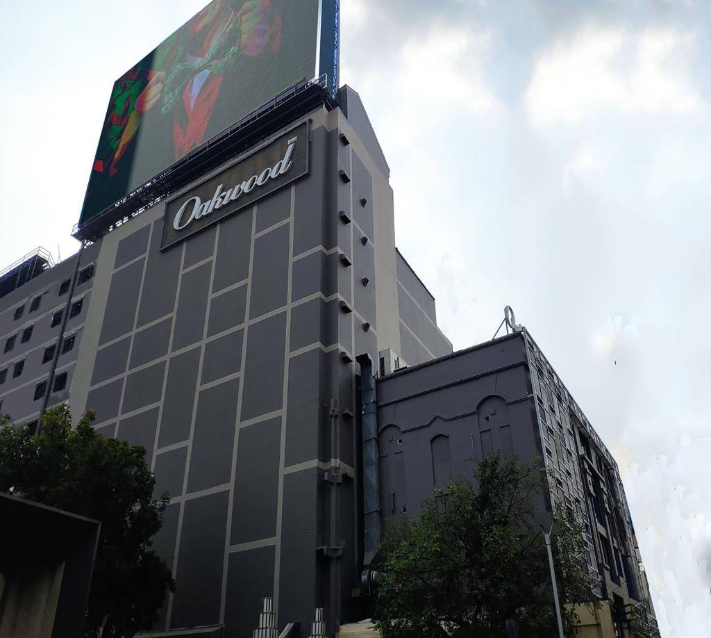 oakwood hotel and residence bangkok