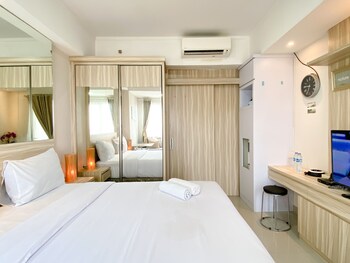 cozy and minimalist 1br oasis cikarang apartment
